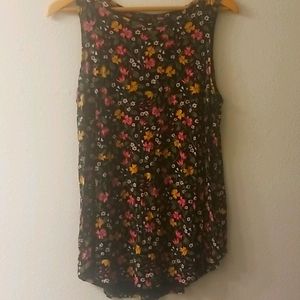 Gorgeous floral print sleeveless top